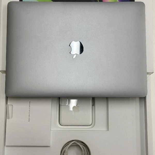 MacBook Pro 13インチ M2 2022  8GB 256GB A2338 スペースグレイ