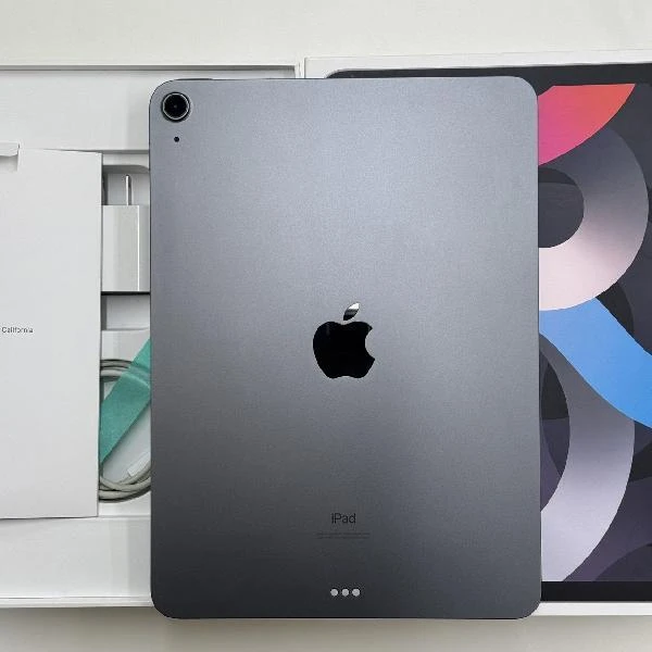 iPad Air 第4世代 Wi-Fiモデル 64GB MYFM2J/A A2316 極美品 スペースグレイ