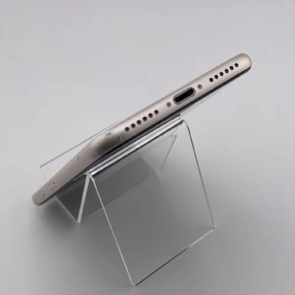 iPhoneSE 第3世代 docomo版SIMフリー 64GB MMYD3J/A