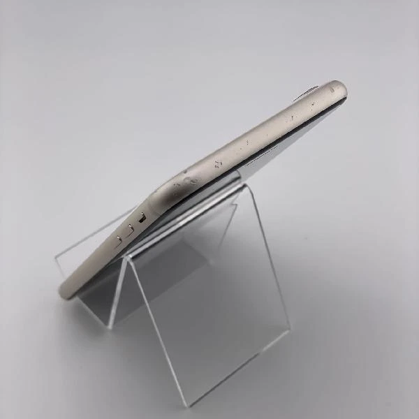 iPhoneSE 第3世代 docomo版SIMフリー 64GB MMYD3J/A