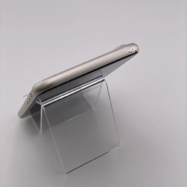 iPhoneSE 第3世代 au版SIMフリー 64GB MMYD3J/A