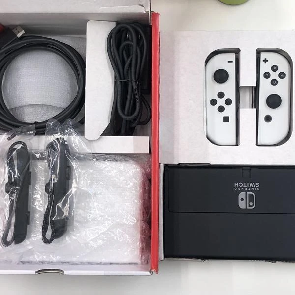 Nintendo Switch (有機ELモデル)  HEG-S-KAAAA ホワイト