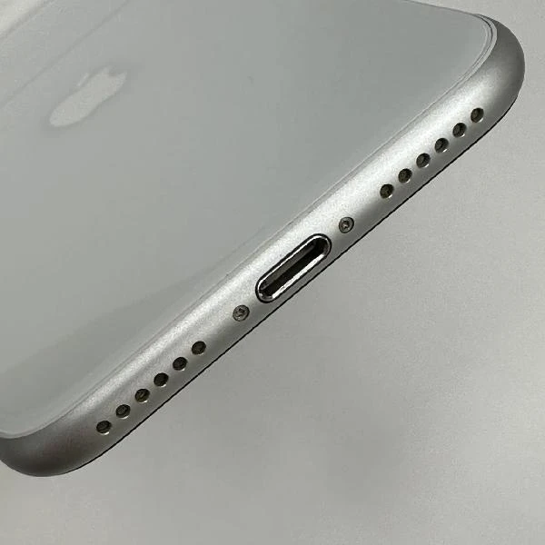 iPhoneSE 第2世代 Apple版SIMフリー 64GB MHGQ3J/A A2296 極美品 ホワイト