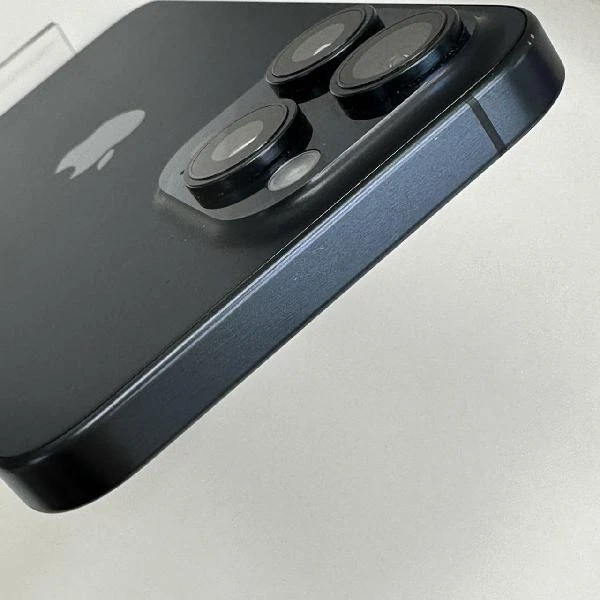 iPhone15 Pro Max Apple版SIMフリー 256GB MU6T3J/A A3105 極美品 No 商品カラー