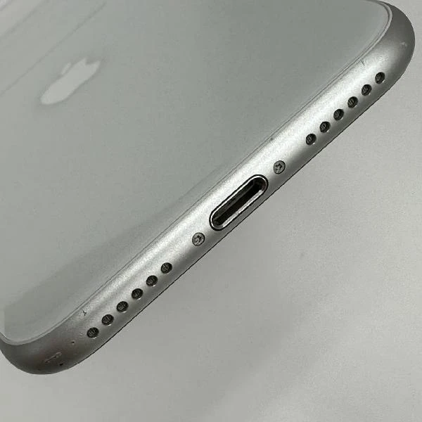 iPhoneSE 第2世代 SoftBank版SIMフリー 128GB MHGU3J/A A2296 ホワイト