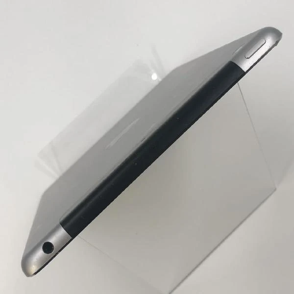 iPad mini 第3世代 docomo 128GB MGJ22J/A A1600 スペースグレイ