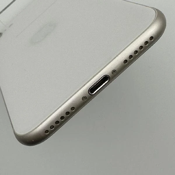 iPhoneSE 第3世代 au版SIMフリー 64GB MMYD3J/A