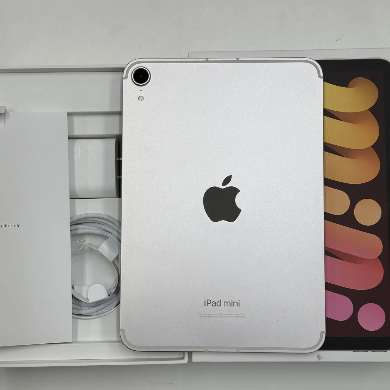 iPad mini 第7世代 Apple版SIMフリー 128GB MXPQ3J/A 新品未使用 スターライト