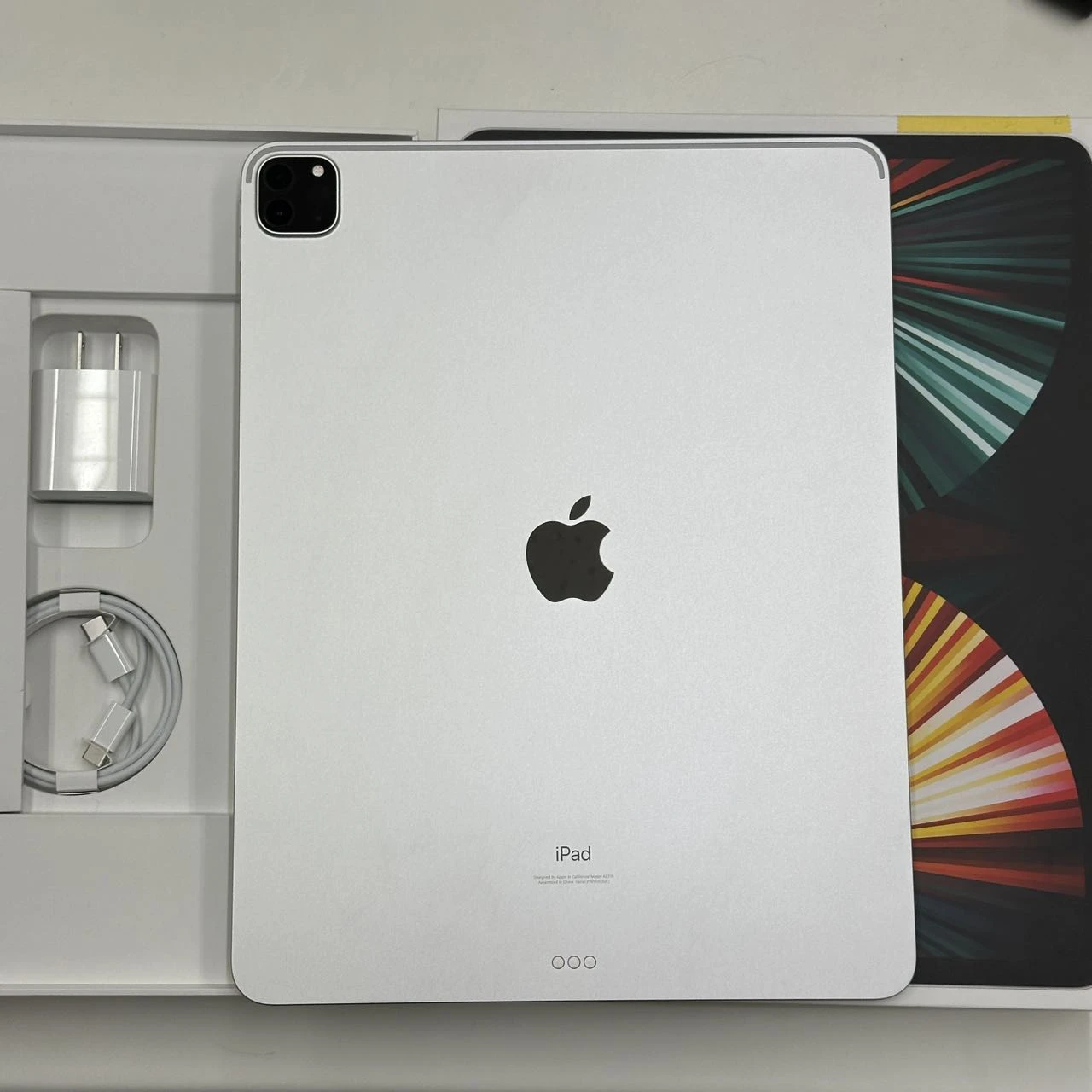 iPad Pro 12.9インチ 第5世代 Wi-Fiモデル 128GB MHNG3J/A A2378 極美品 シルバー