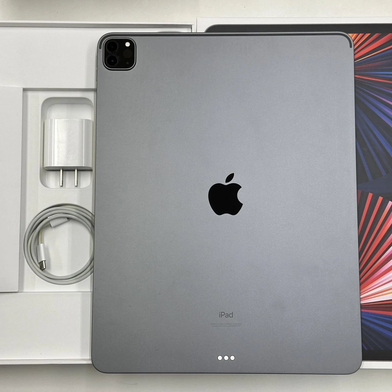 iPad Pro 12.9インチ 第5世代 Wi-Fiモデル 128GB MHNF3J/A A2378 極美品 スペースグレイ