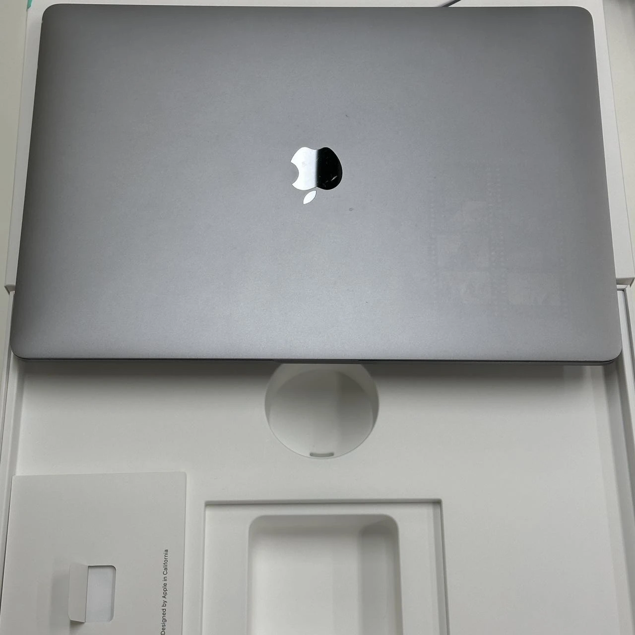 MacBook Pro 15インチ 2019  2.3GHz Core i9 16GB 512GB MV912J/A 訳あり品 スペースグレイ