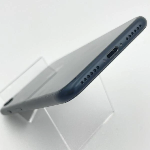 iPhoneSE 第3世代 docomo版SIMフリー 64GB MMYC3J/A A2782