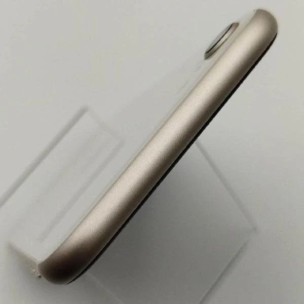 iPhoneSE 第3世代 docomo版SIMフリー 64GB MMYD3J/A A2782 極美品