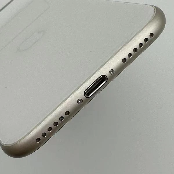 iPhoneSE 第3世代 Apple版SIMフリー 128GB NMYG3J/A 2782