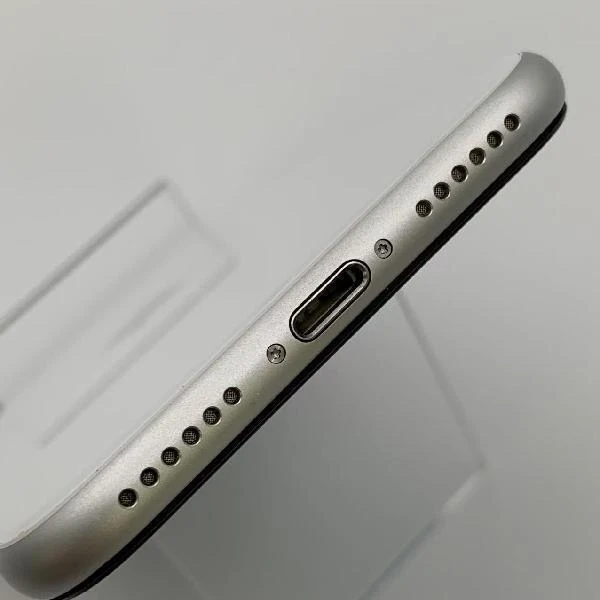 iPhoneSE 第2世代 docomo版SIMフリー 256GB MXVU2J/A A2296 極美品 ホワイト