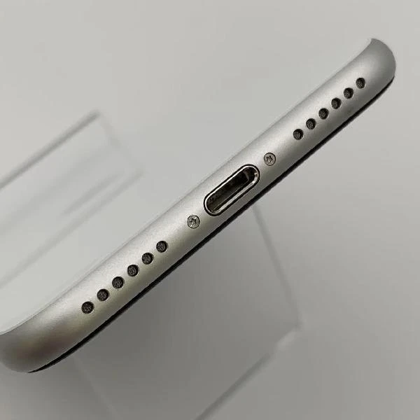 iPhoneSE 第2世代 au版SIMフリー 64GB MHGQ3J/A A2296 新品同様 ホワイト