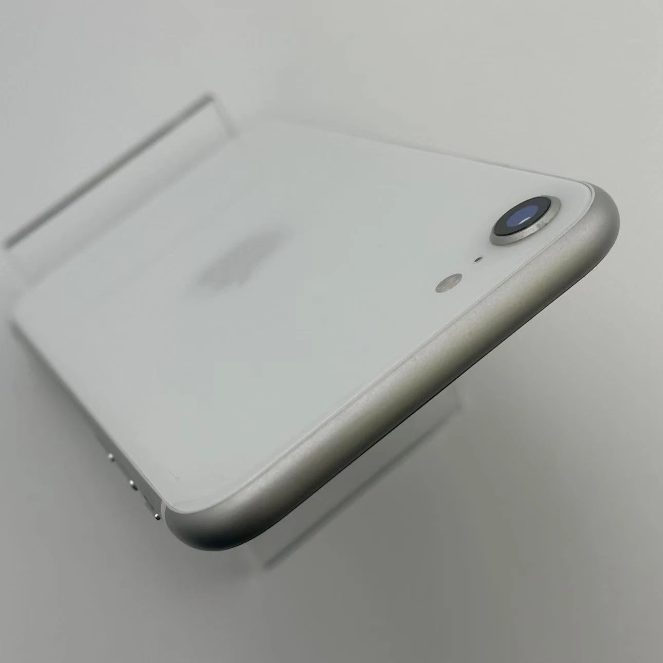 iPhoneSE 第2世代 256GB ホワイト MXVU2J/A docomo版SIMフリー