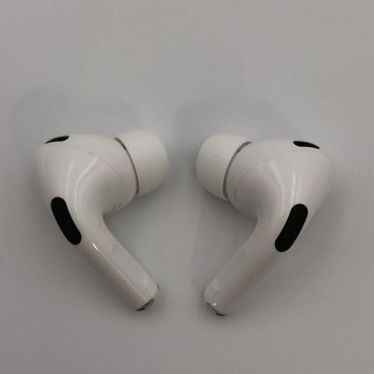 AirPods Pro 第2世代 MagSafe充電ケース（USB-C）付き ホワイト MTJV3J/A