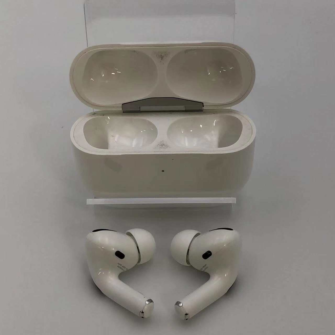 AirPods Pro 第1世代 2019年モデル ホワイト MWP22J/A