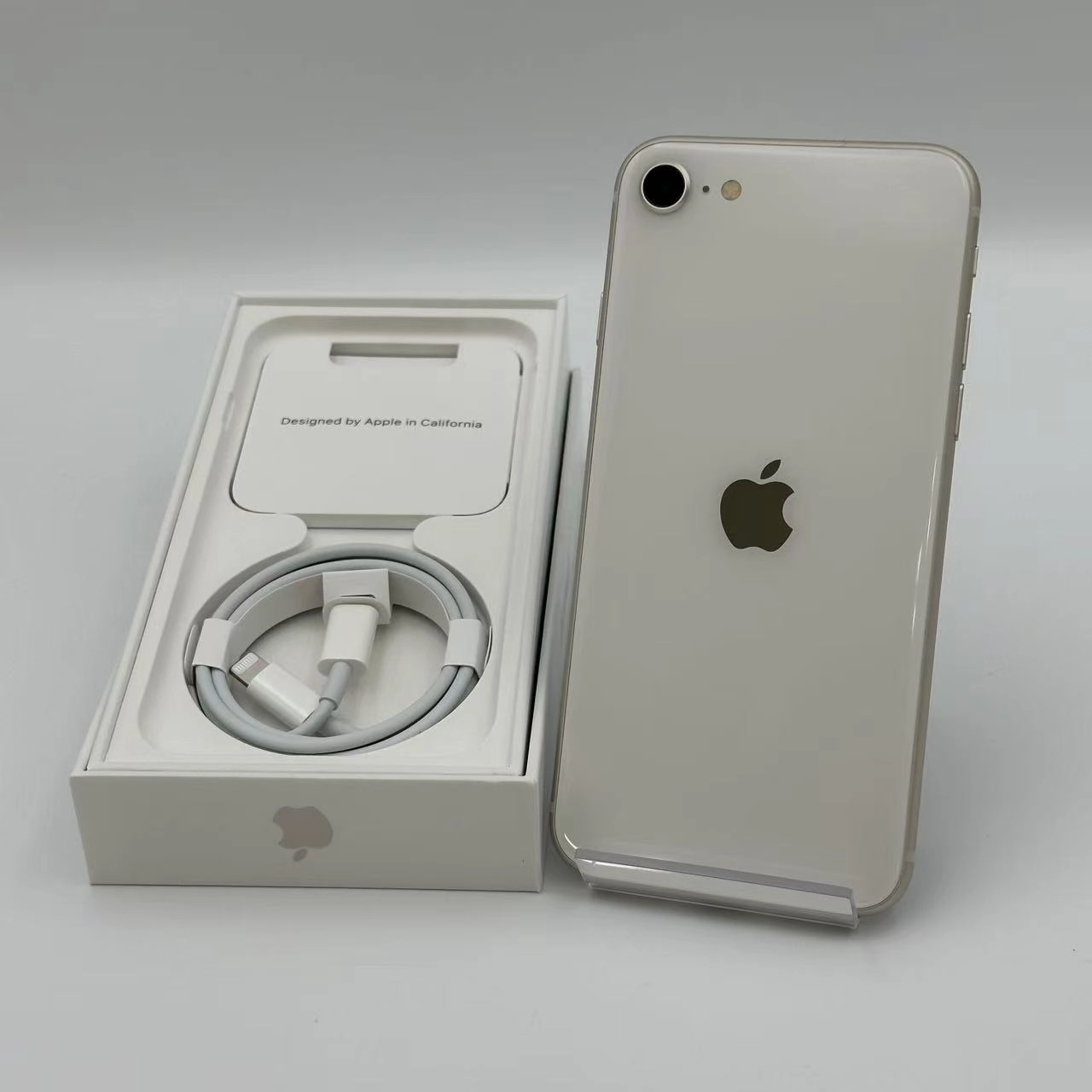 iPhoneSE 第3世代 64GB スターライト MMYD3J/A SoftBank版SIMフリー 美品