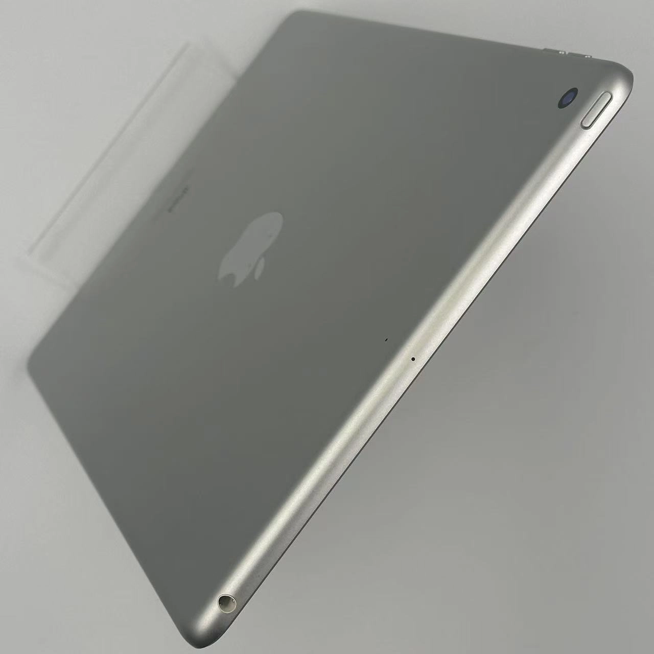 iPad 第8世代 Wi-Fiモデル 32GB スペースグレイ MYL92J/A