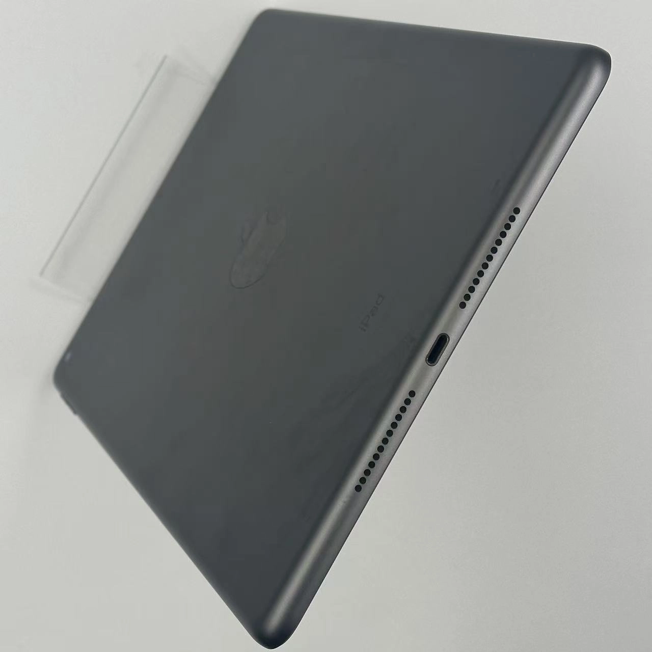 iPad 第9世代 Wi-Fiモデル 64GB シルバー MK2L3J/A