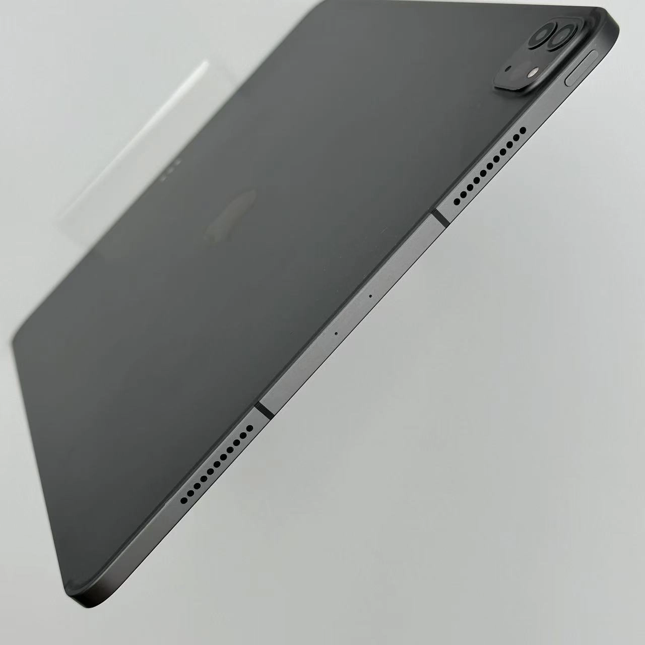 iPad Pro 12.9インチ 第5世代 Wi-Fi+Cellular モデル 1TB スペースグレイ MHRA3J/A au