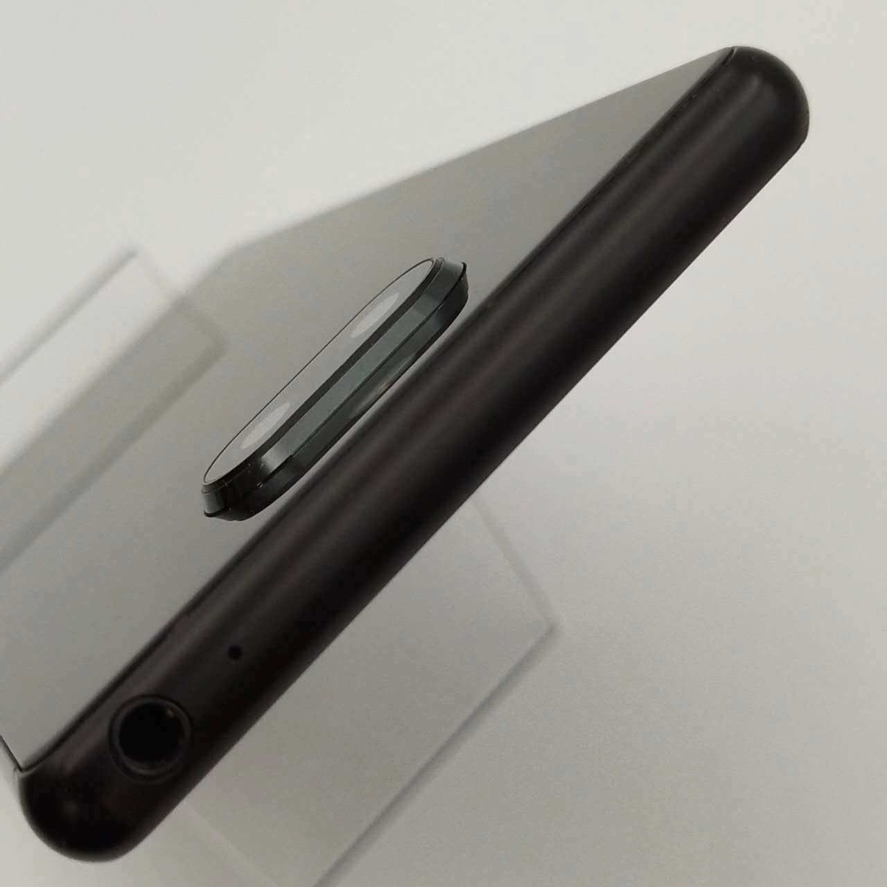 Xperia 8 64GB ブラック SOV42  au版SIMフリー