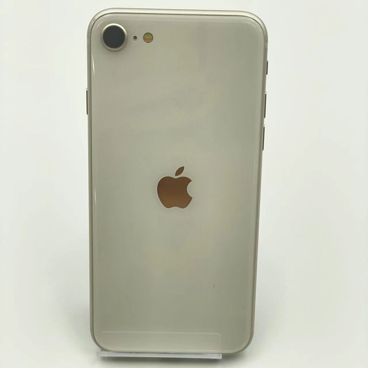 iPhoneSE 第3世代 64GB スターライト MMYD3J/A  docomoSIMフリー