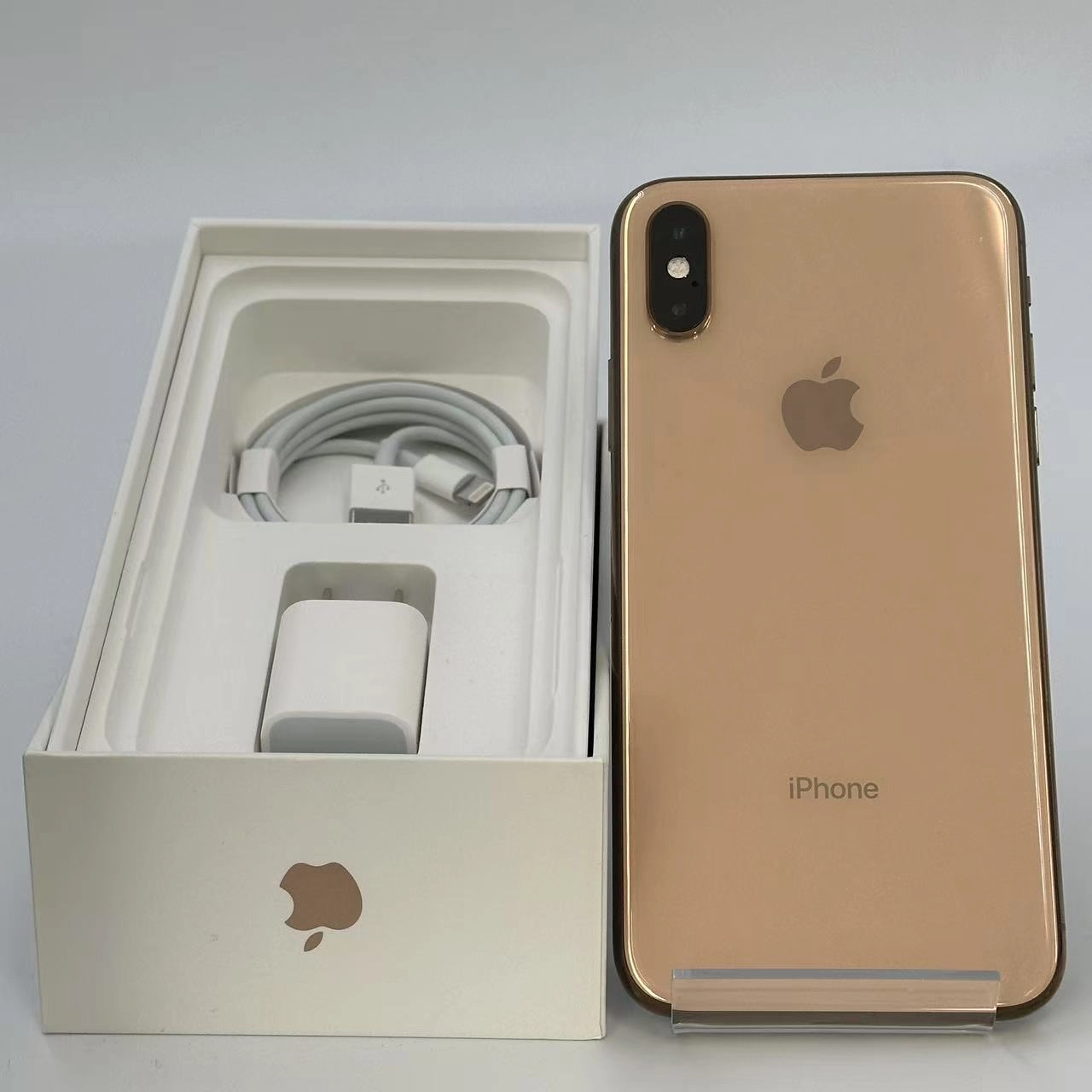 iPhoneXS 64GB ゴールド MTAY2J/A docomo版SIMフリー 美品