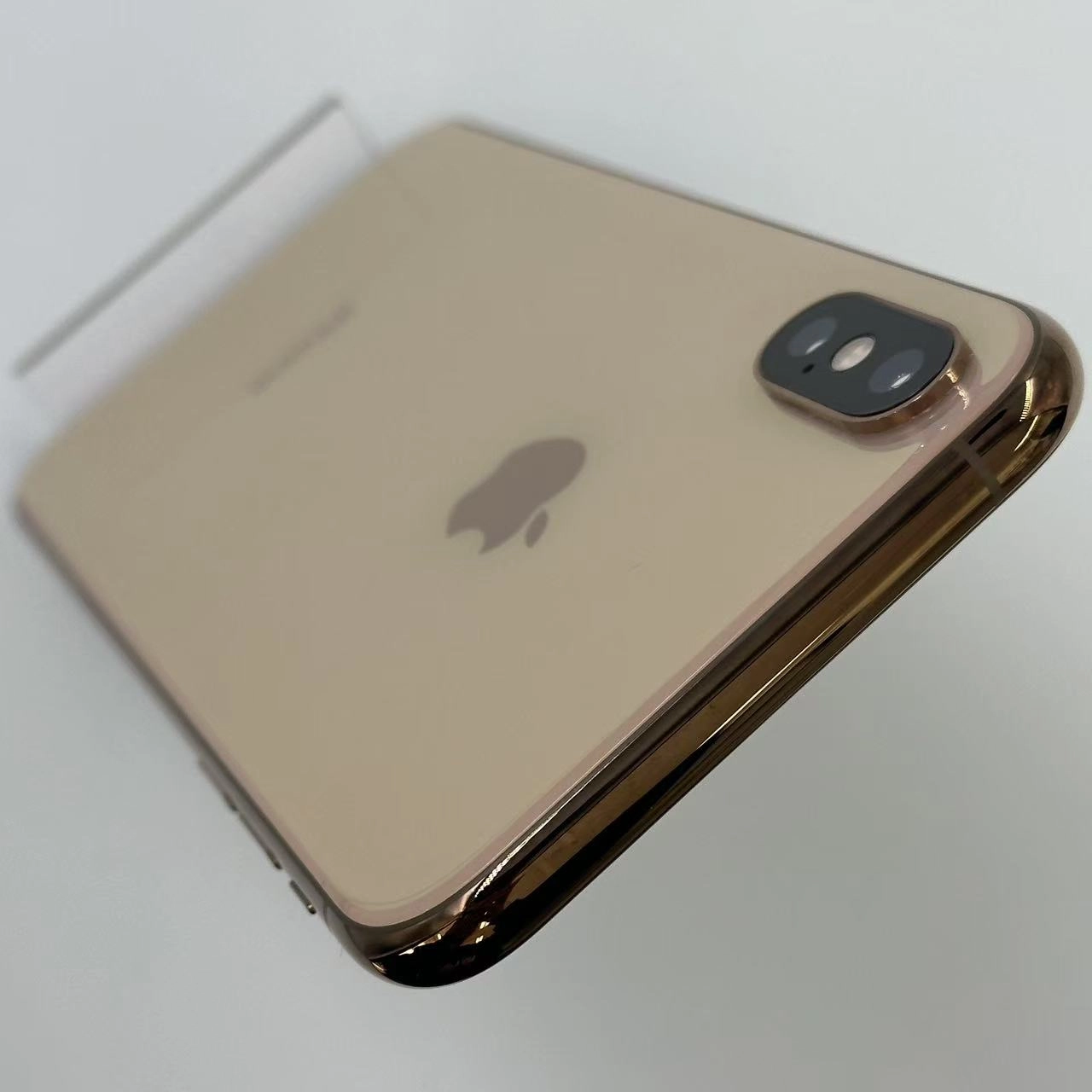 iPhoneXS 64GB ゴールド MTAY2J/A docomo版SIMフリー 美品