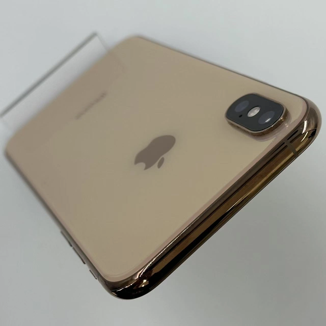 iPhoneXS 64GB ゴールド MTAY2J/A docomo版SIMフリー 美品