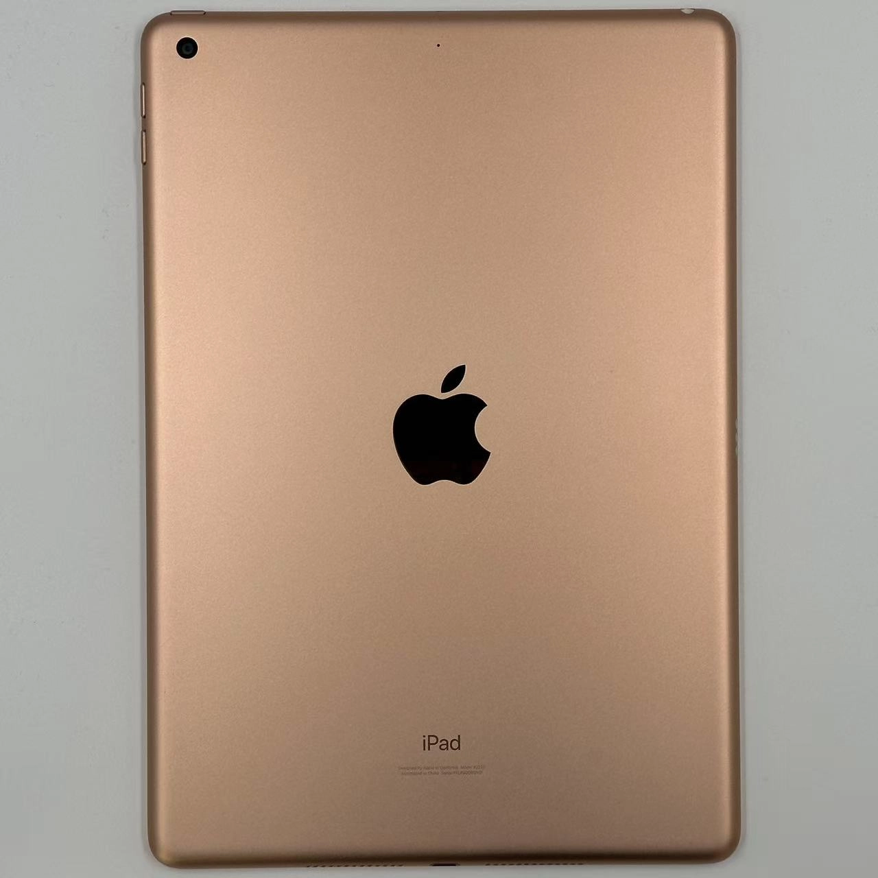 iPad 第8世代 Wi-Fiモデル 32GB ゴールド NYLC2J/A 美品
