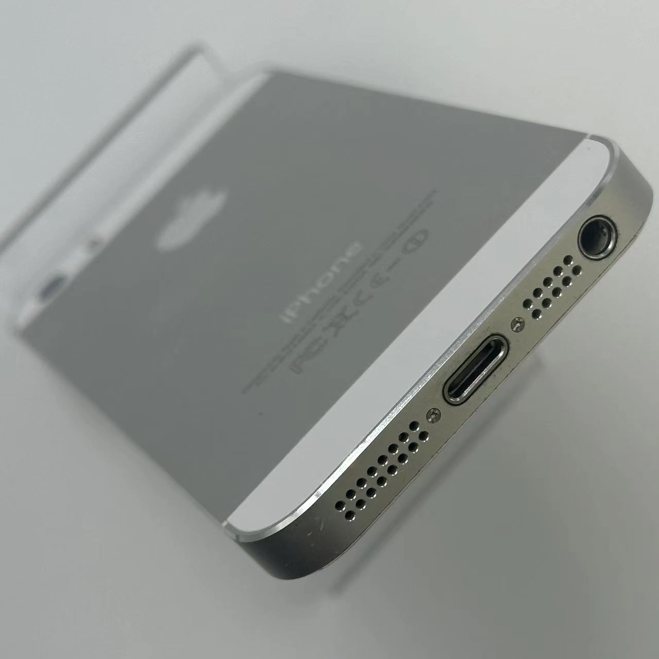 iPhone5s 16GB シルバー ME333J/A docomo版