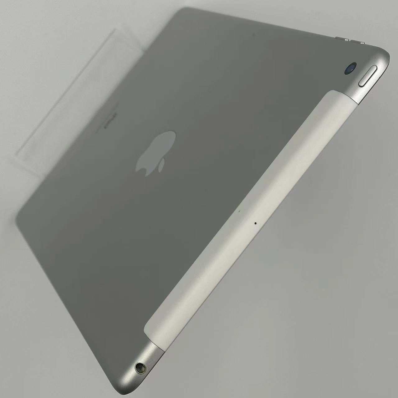 iPad 第7世代 128GB シルバー MW6F2J/A Appple版SIMフリー