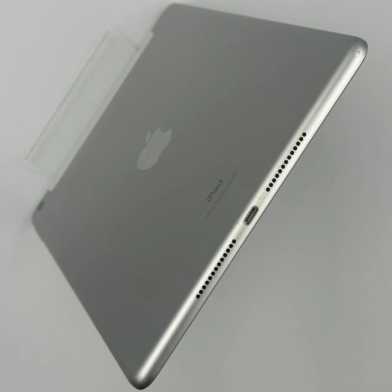 iPad 第9世代 64GB シルバー MK493J/A au版SIMフリー