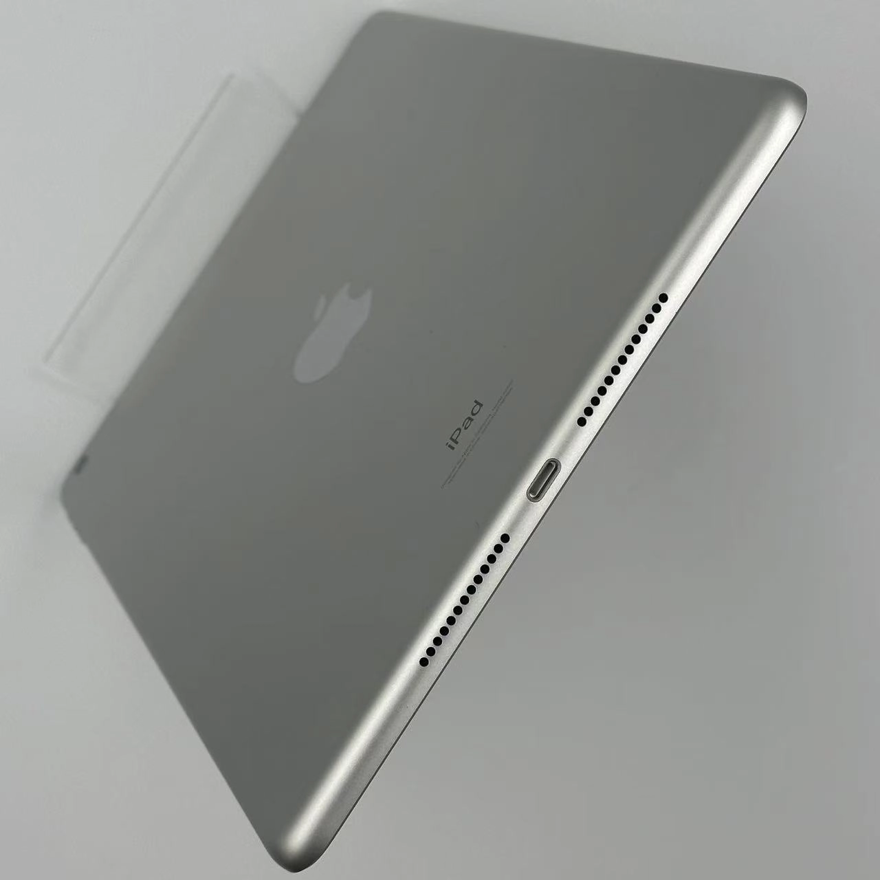 iPad 第9世代 Wi-Fiモデル 64GB シルバー MK2L3J/A