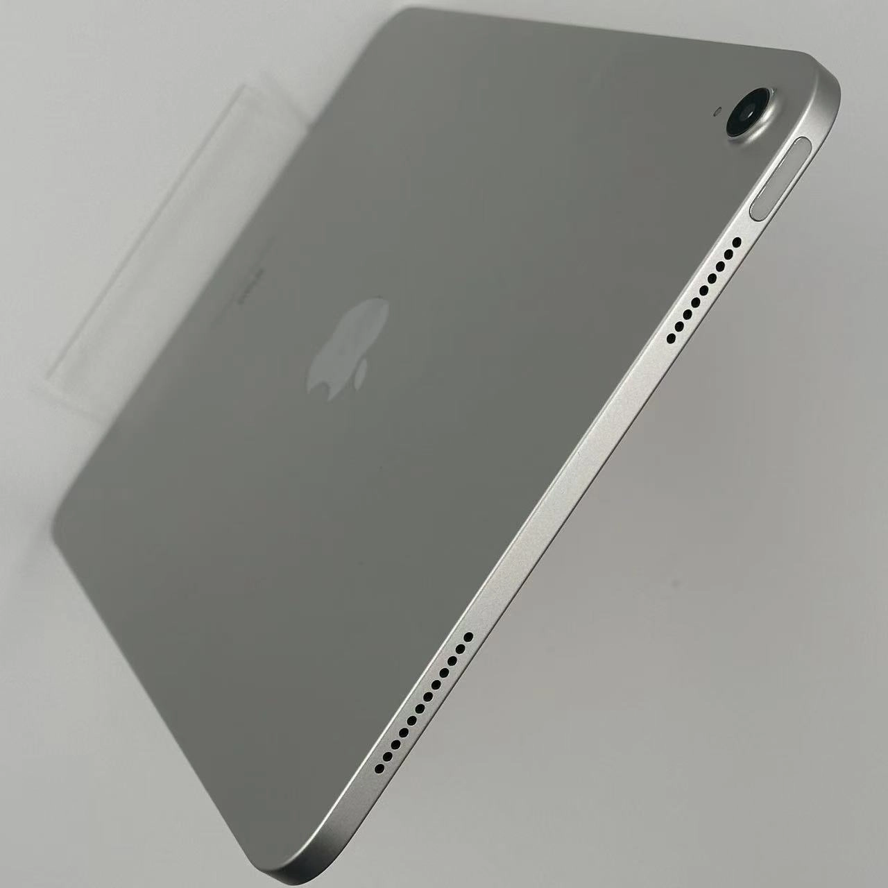 iPad 第10世代 Wi-Fiモデル 64GB シルバー MPQ03J/A 新品同様