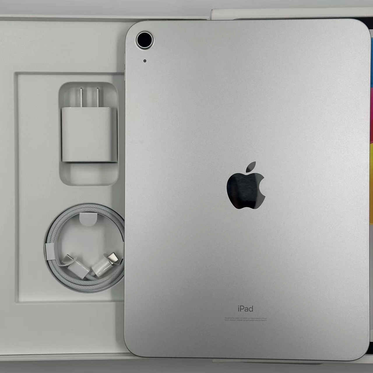 iPad 第10世代 Wi-Fiモデル 64GB シルバー MPQ03J/A 新品同様