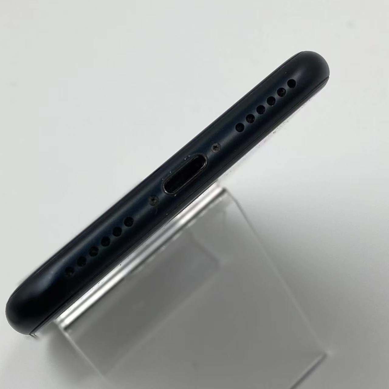 iPhoneSE 第3世代 128GB ミッドナイト MMYF3J/A AU版SIMフリー