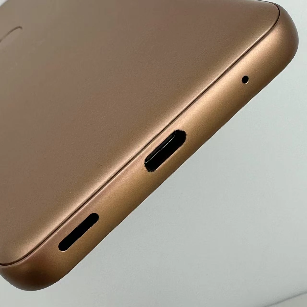 arrows We 64GB ローズゴールド FCG01 AU版SIMフリー 美品