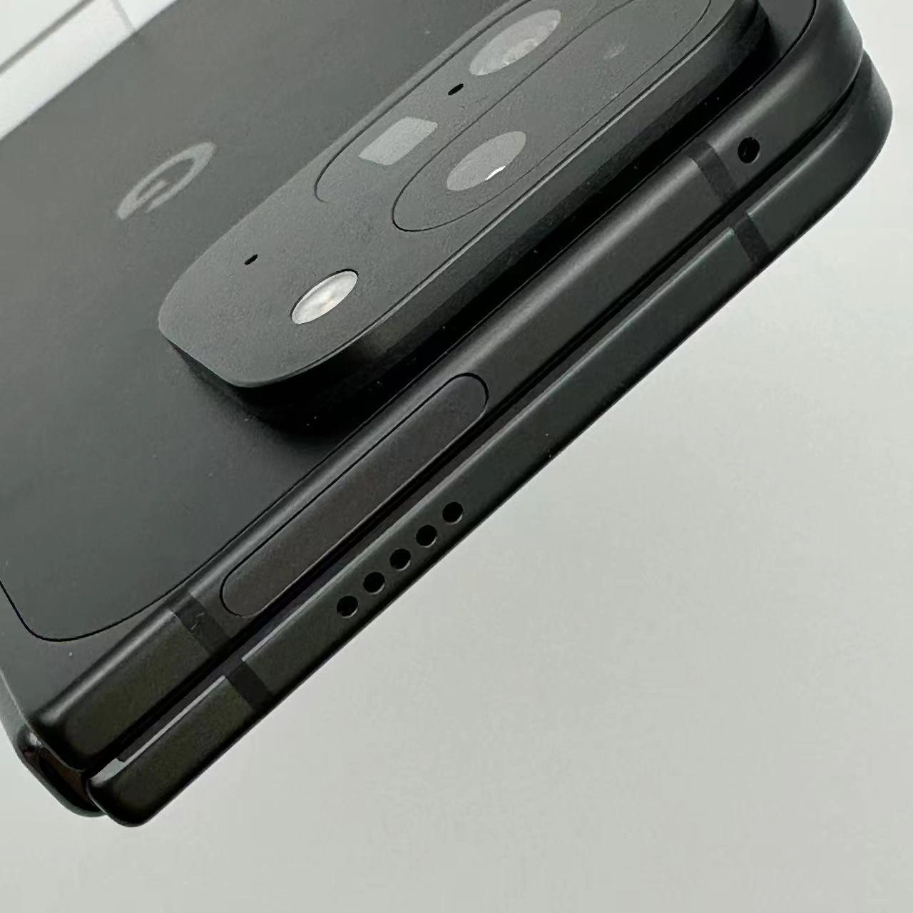 Google Pixel 9 Pro Fold 256GB auSIMフリー 新品同様 Obsidian