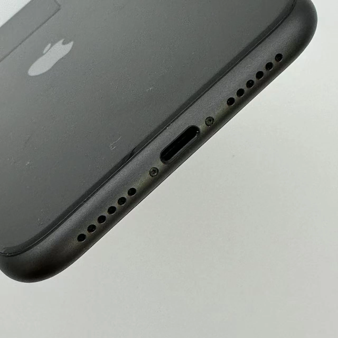 iPhone11 256GB ブラック MHDP3J/A SIMロック解除済 au 美品