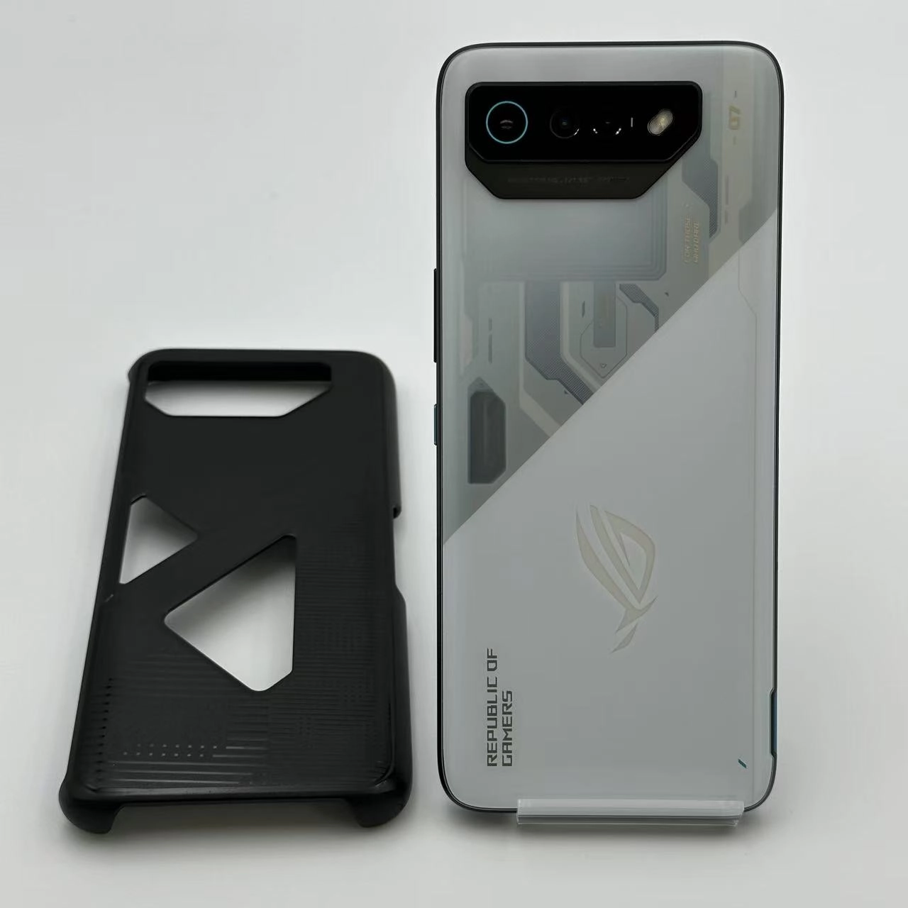 ROG Phone 7 512GB ストームホワイト AI2205-C 国内版SIMフリー 極美品