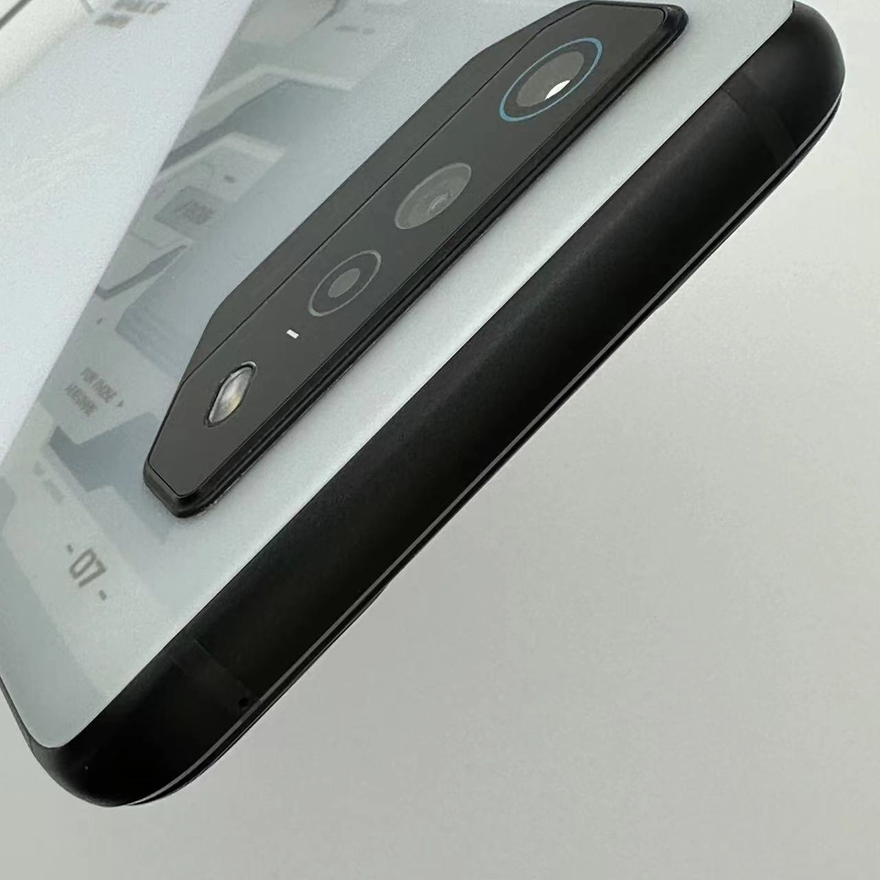 ROG Phone 7 512GB ストームホワイト AI2205-C 国内版SIMフリー 極美品