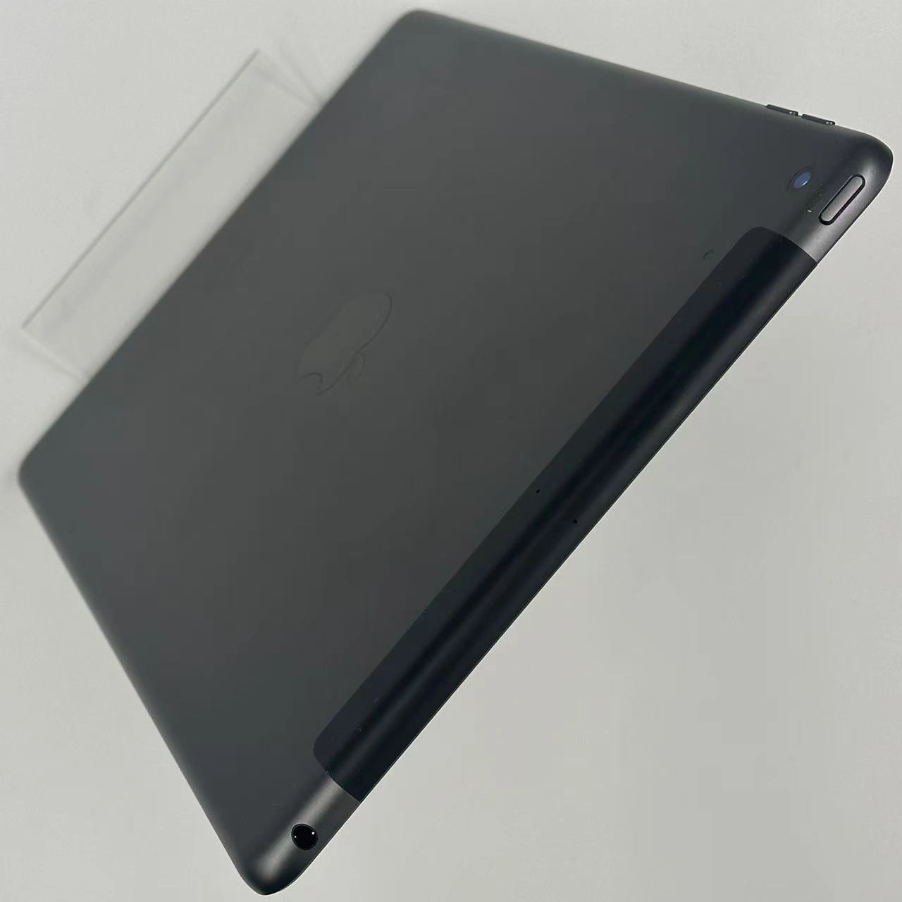 iPad 第9世代 64GB スペースグレイ MK473J/A SoftBank版SIMフリー
