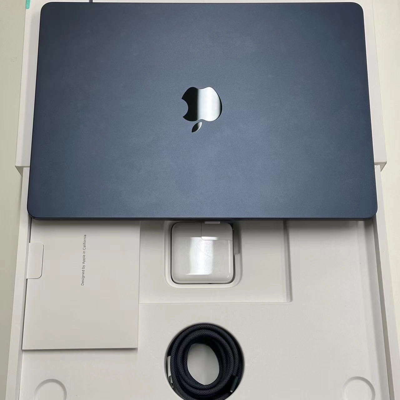 MacBook Air 13インチ M3 2024 16GB 256GB ミッドナイト Z1BC0016C 新品同様 16GB/256GB