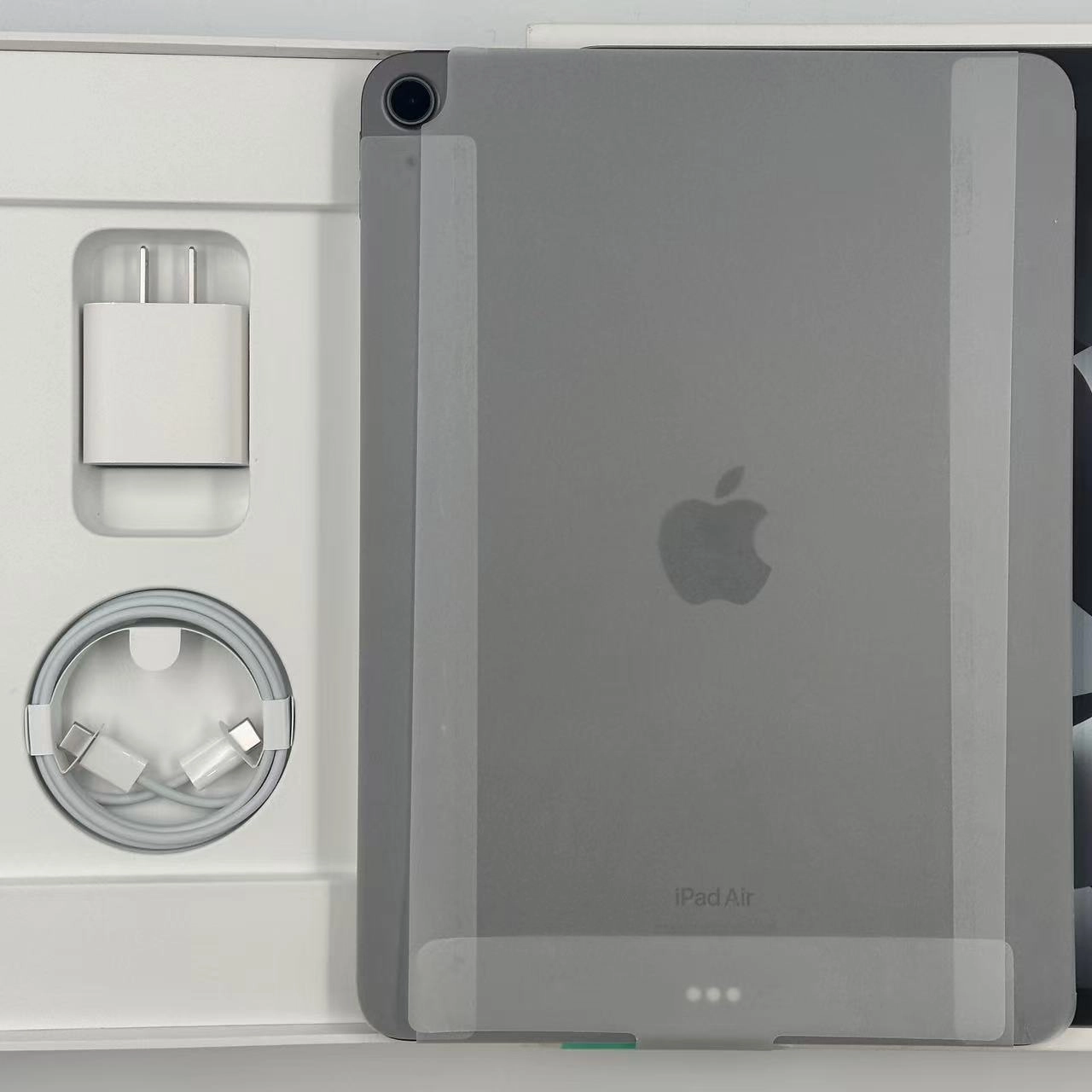 iPad Air 第5世代 Wi-Fiモデル 64GB スペースグレイ MM9C3J/A 未使用品