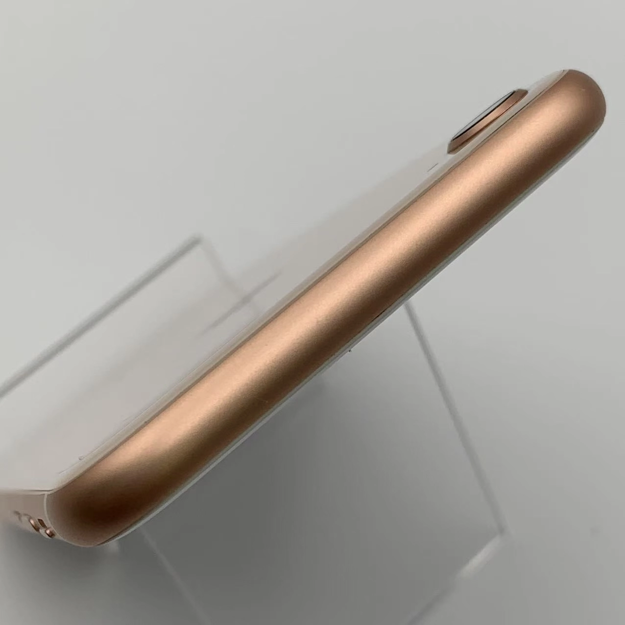 iPhone8 128GB ゴールド MX1F2J/A Apple版SIMフリー　新品同様