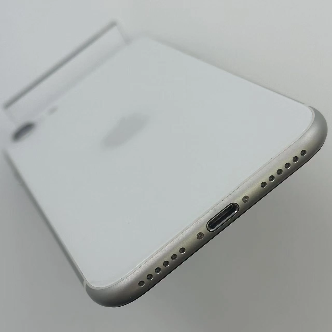 iPhoneSE 第2世代 256GB ホワイト MXVU2J/A Apple版SIMフリー